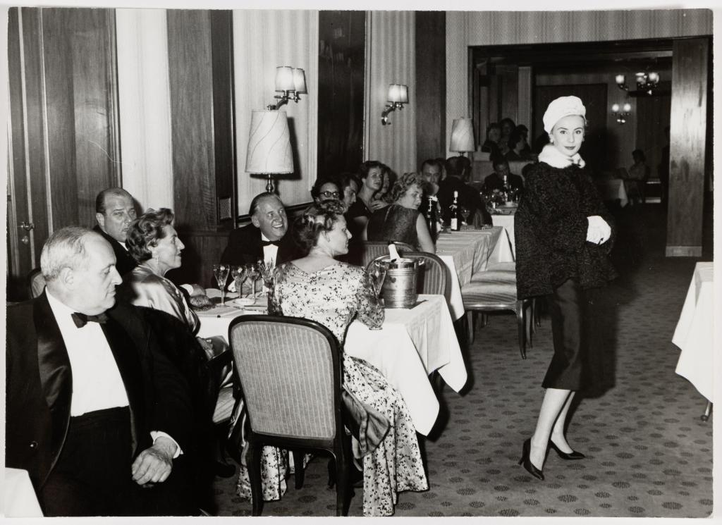 Modenschau im Frankfurter Hof © HMF Horst Ziegenfusz