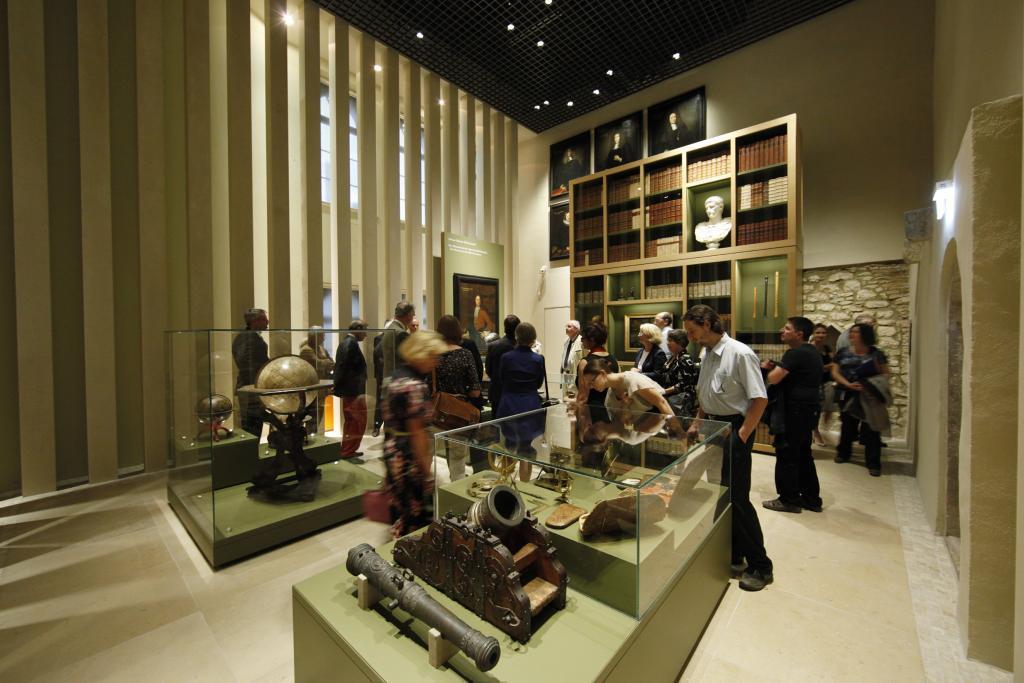 Sammler und Stifter 2 © hmf Foto Uwe Dettmar Führung durch den Sammlerraum vom Stadtbibliothekar Johann Martin Waldschmidt