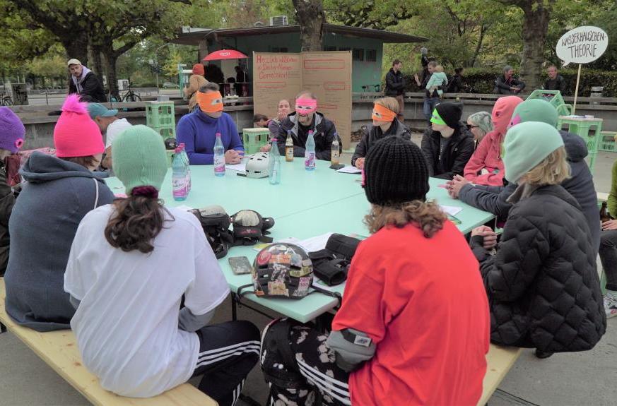 Sitzrunde Wasserhäuschentheorie, Foto: red park