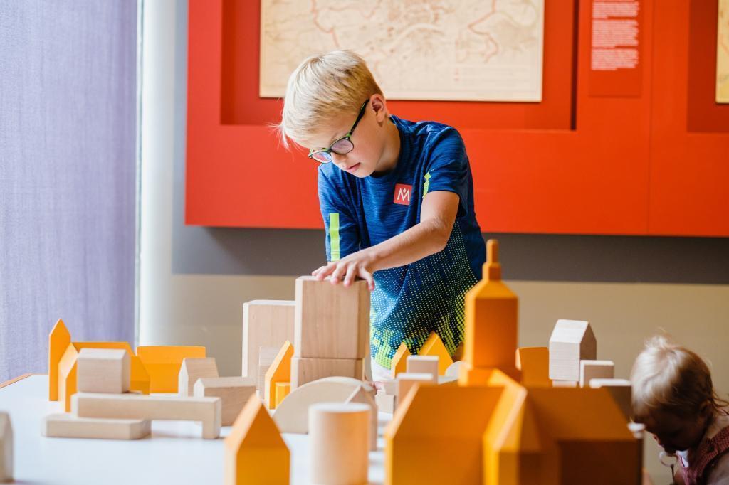 Junger Besucher in der Familienspur in Frankfurt Einst? #visitfrankfurt, Foto Andi Weiland Junger Besucher in der Familienspur in Frankfurt Einst? #visitfrankfurt, Foto Andi Weiland