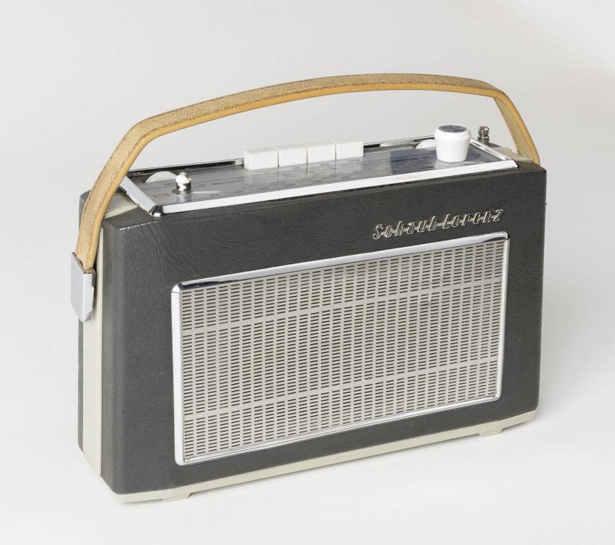 web Radio von Giuseppe Bruno 1964-65 © HMF Horst Ziegenfusz Kofferradio von Giuseppe Bruno