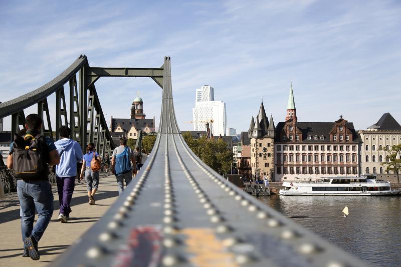 Eiserner Steg und HMF © Stadt Frankfurt, Jan Hassenpflug