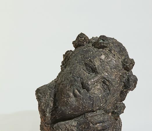 Traum.. Skulptur von Wanda Pratschke im Lichthof im HMF. Foto Herbert Fischer 