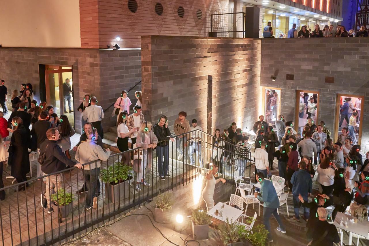 Silent Disco in den Innenhöfen des HMF zur Nacht der Museen
